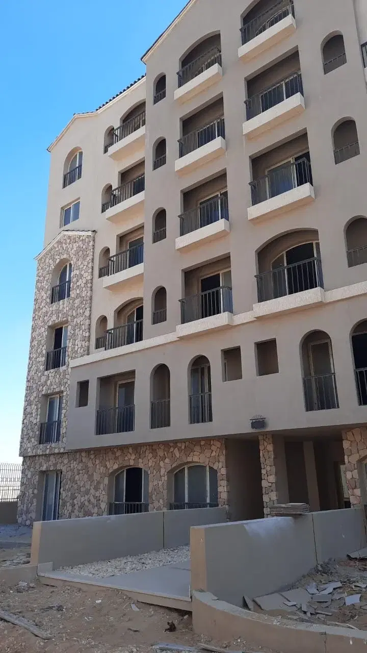 شقة رائعة مكونة من غرفتي نوم للبيع في كمبوند جرين سكوير، المستقبل سيتي من تطوير شركة الأهلي صبور