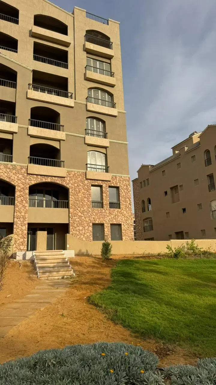 شقة فاخرة للبيع في كمبوند جرين سكوير، المستقبل سيتي من تطوير شركة الأهلي صبور
