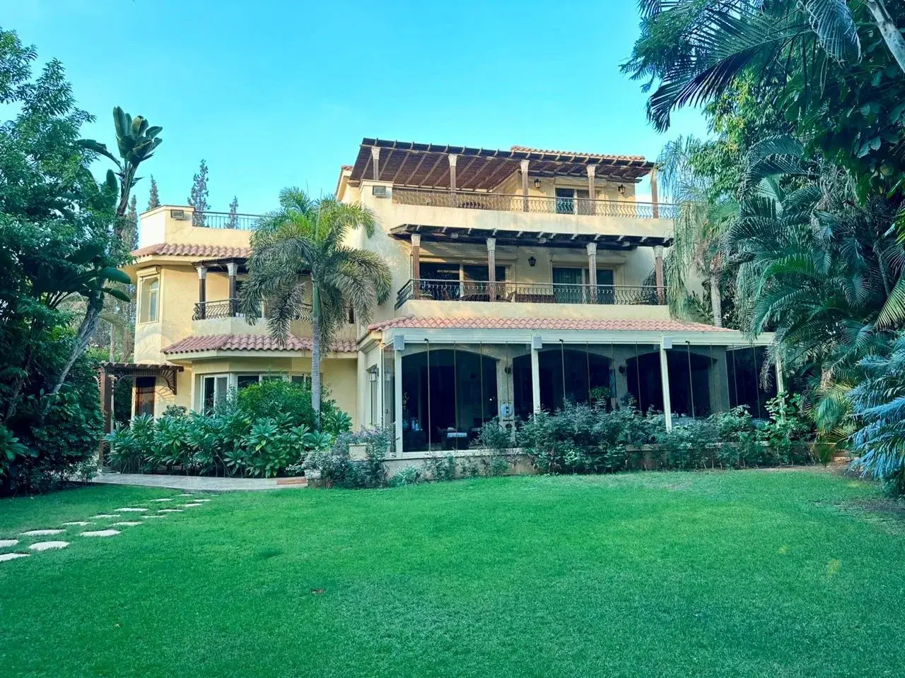 Luxurious Villa for Sale in Green Heights, 6th October