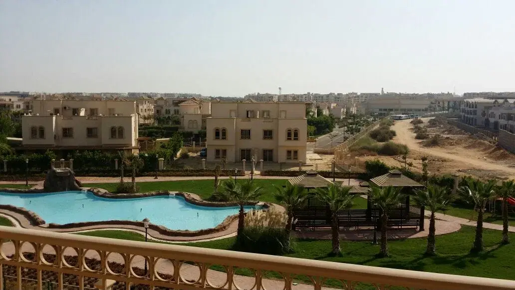 تاون هاوس للبيع في الجرينز ب 4 غرف نوم في الشيخ زايد من شركة دورا