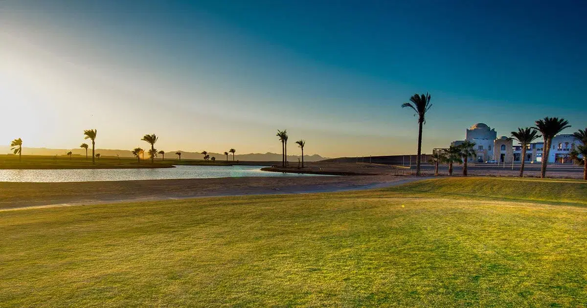 Luxurious Villa for Sale in Golf Solimania, October