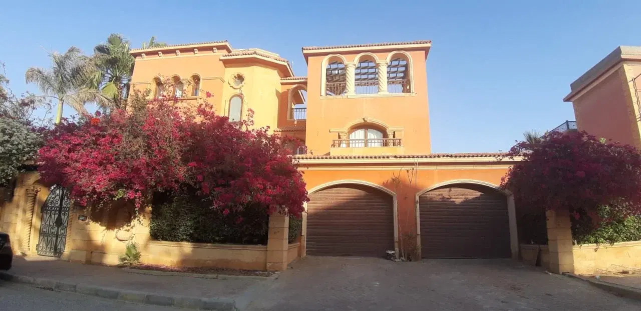 Luxurious Villa for Sale in Golf Solimania