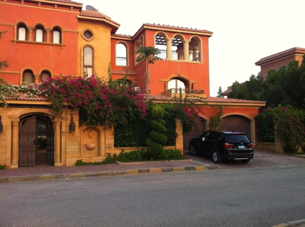 Luxurious Villa for Sale in Golf Solimania