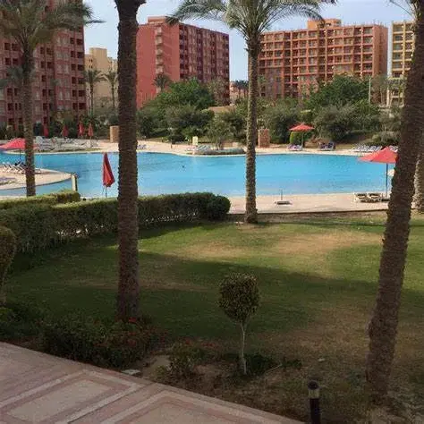 شقة للبيع في جولف بورتو مارينا مع 2 غرفة نوم في الساحل الشمالي من مجموعة عامر