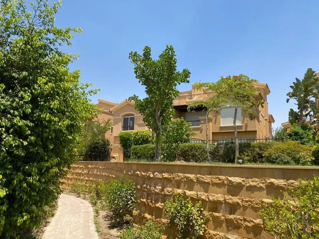 Stunning Twinhouse for Sale in Dyar Park, North Investors by ARCO