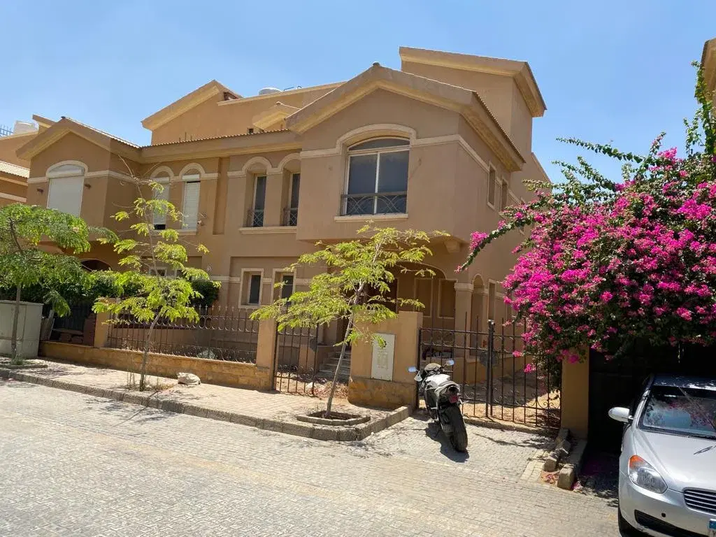 Stunning Twinhouse for Sale in Dyar Park, North Investors by ARCO