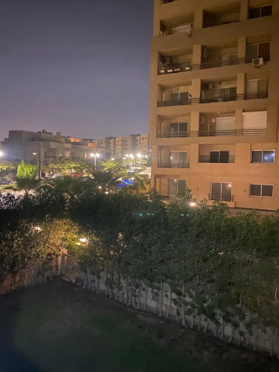 شقة فاخرة للبيع في كمبوند ذا سكوير