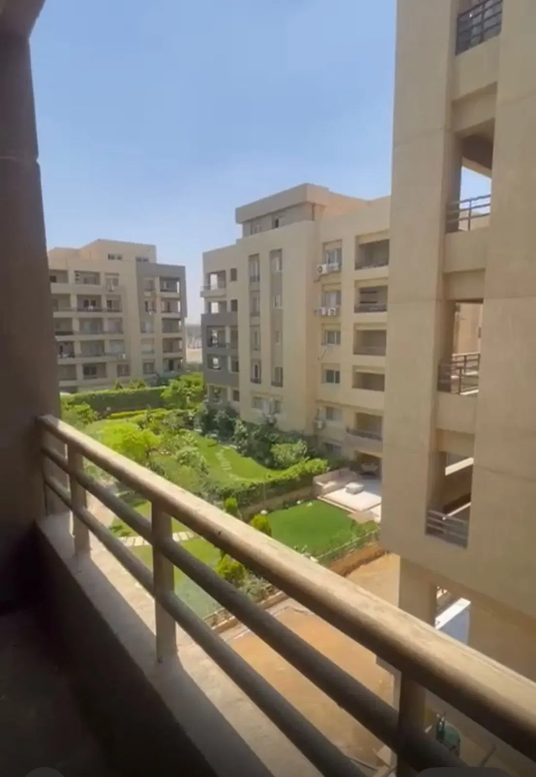 شقة للبيع في كمبوند ذا سكوير بالتجمع الخامس من الأهلي صبور