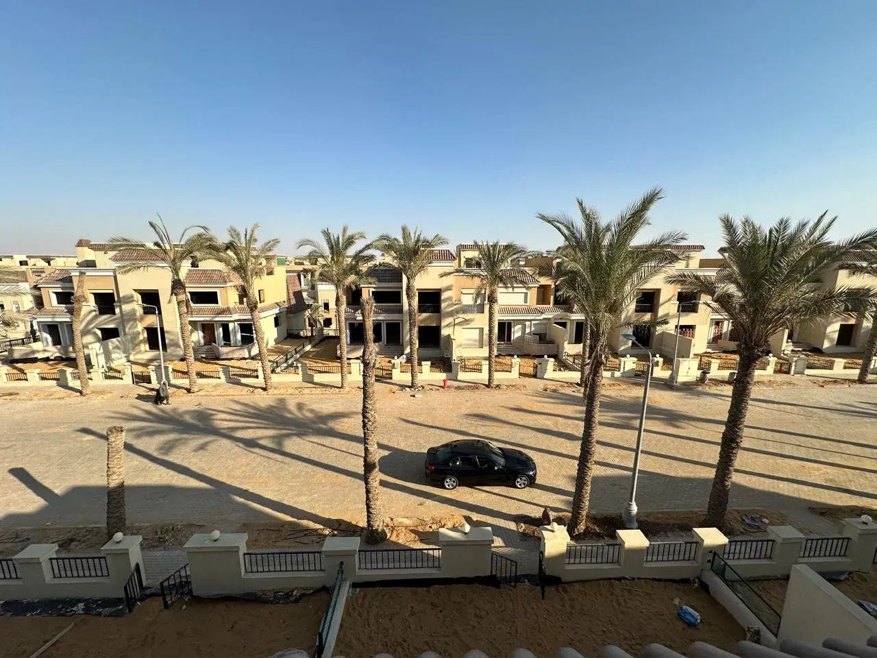 بنتهاوس أنيق للبيع في كمبوند ذا فيلدج جيت بـ 3 غرف نوم في التجمع الخامس من شركة بالم هيلز