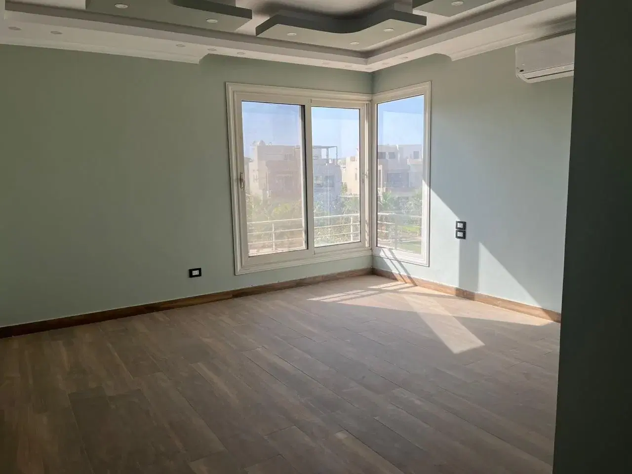 Stunning Twinhouse for Sale in The Crown