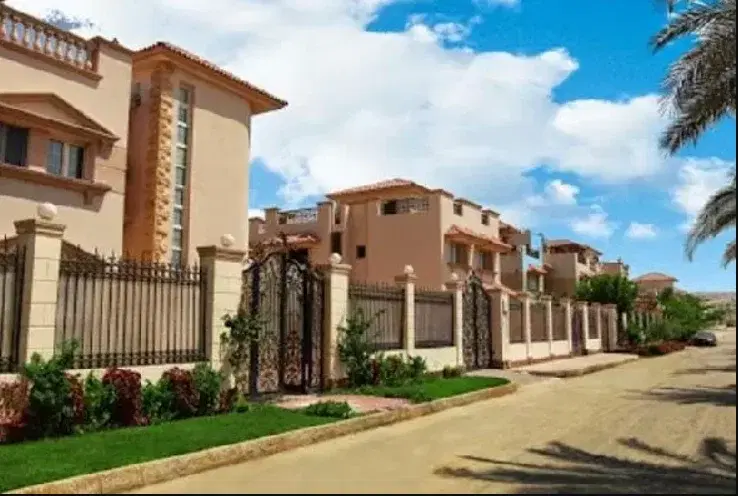 Stunning Villa for Sale in Royal City