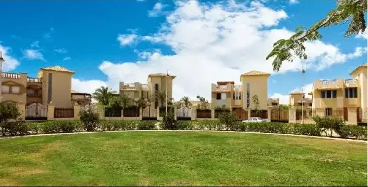 Stunning Villa for Sale in Royal City