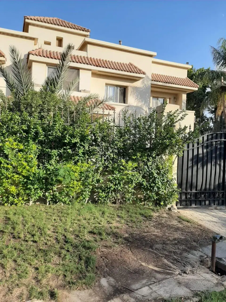 Luxurious Villa for Sale in Royal Hills