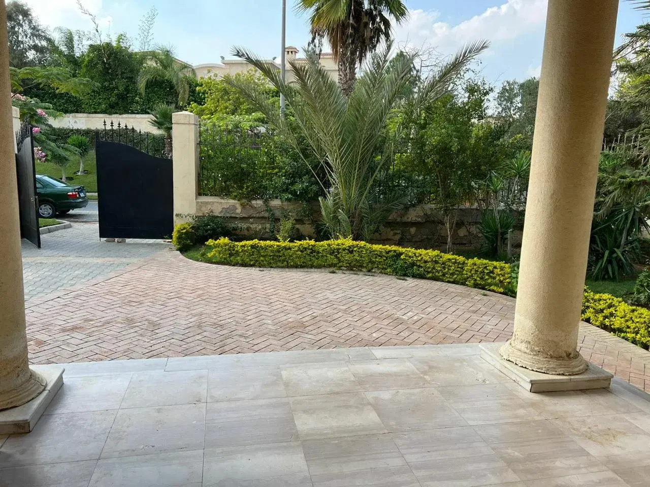 Luxurious Villa for Sale in Royal Hills