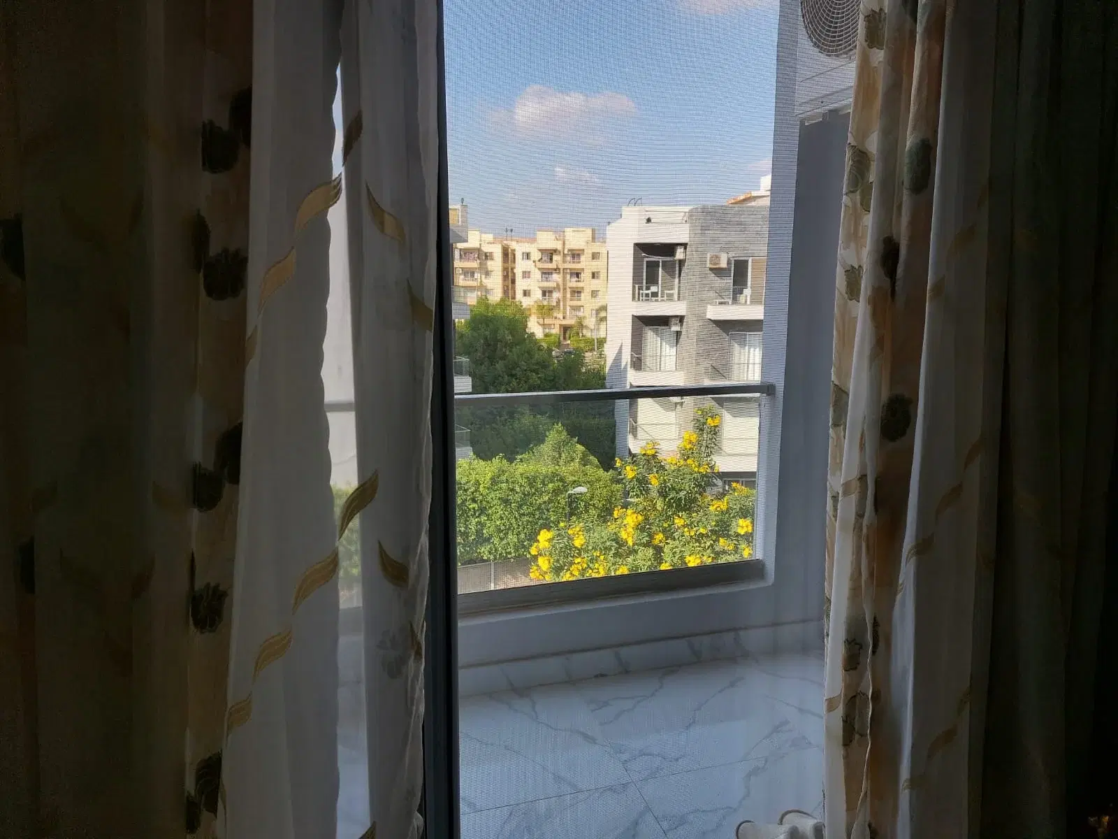 Luxurious Penthouse for Sale in Zayed Dunes