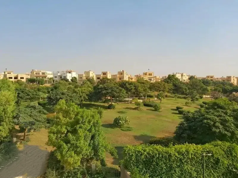 شقة رائعة للبيع في زيزينيا جاردنز