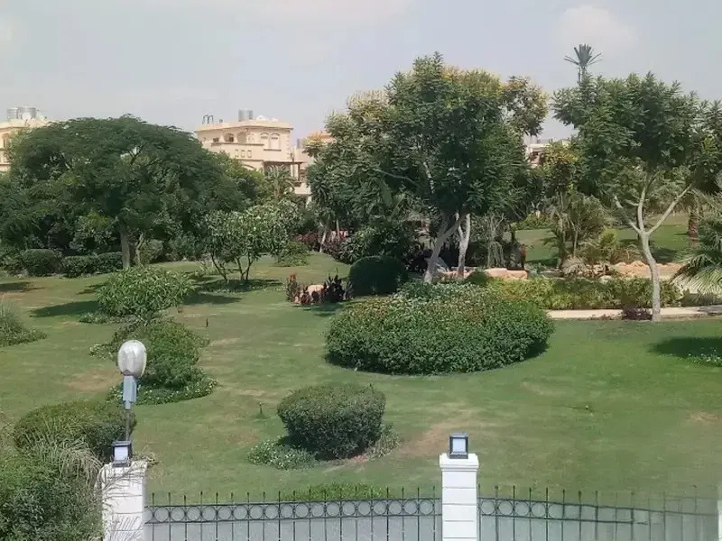 شقة رائعة للبيع في زيزينيا جاردنز