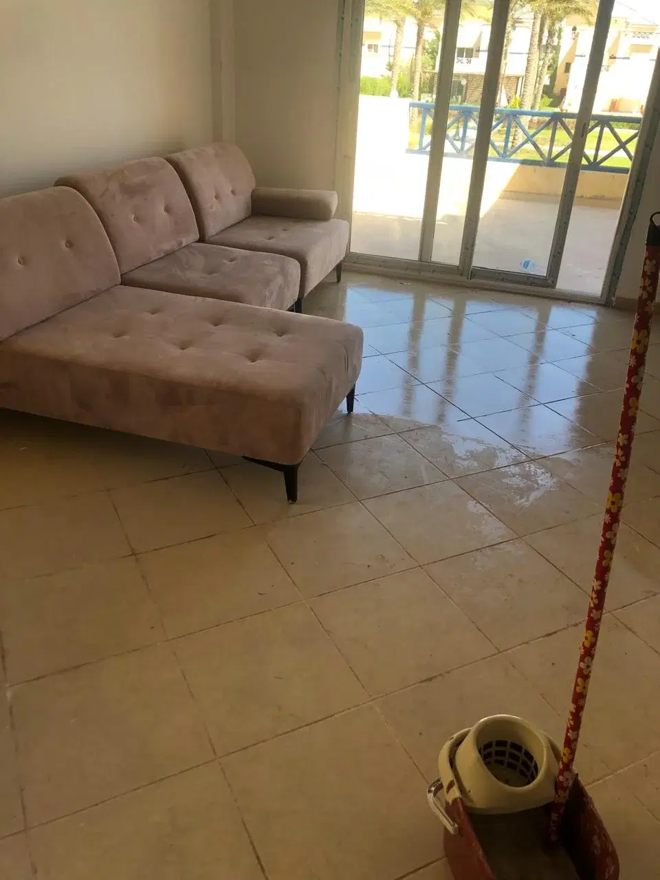 فيلا فاخرة للبيع في ستيلا سيدي عبد الرحمن