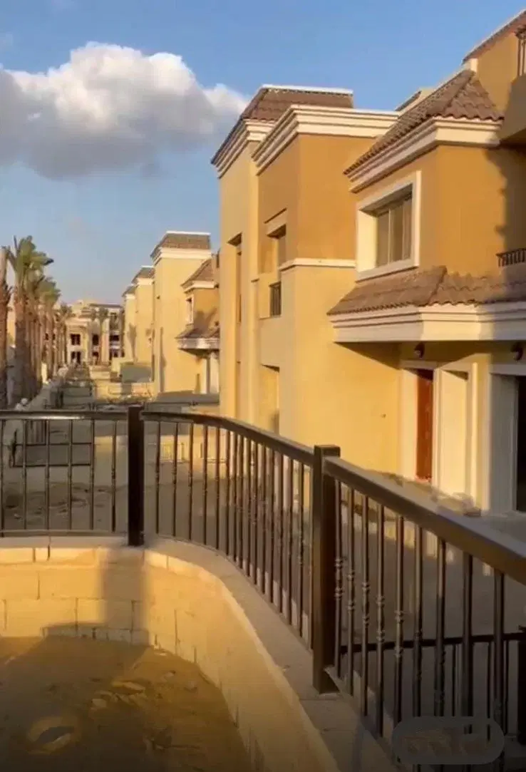 تاون هاوس رائع للبيع في سراي