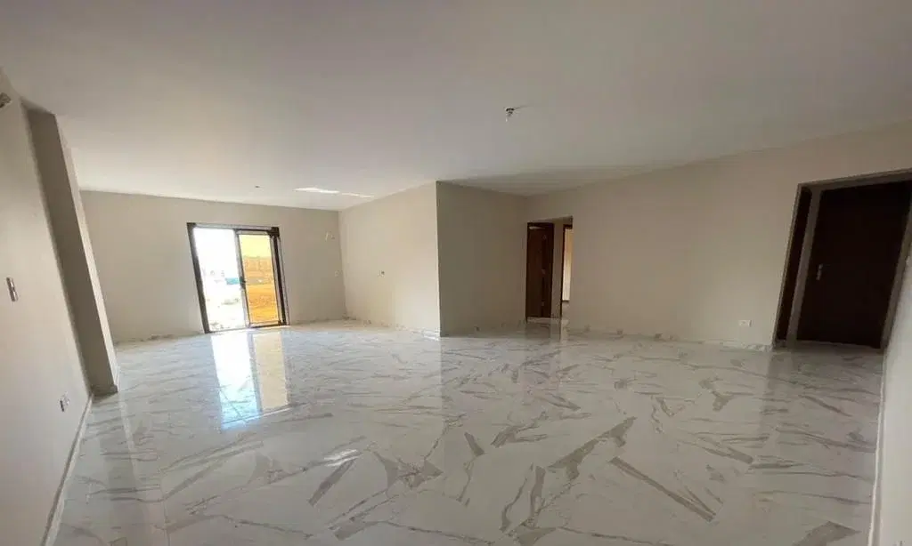 شقة حديثة للبيع في سنتشري سيتي