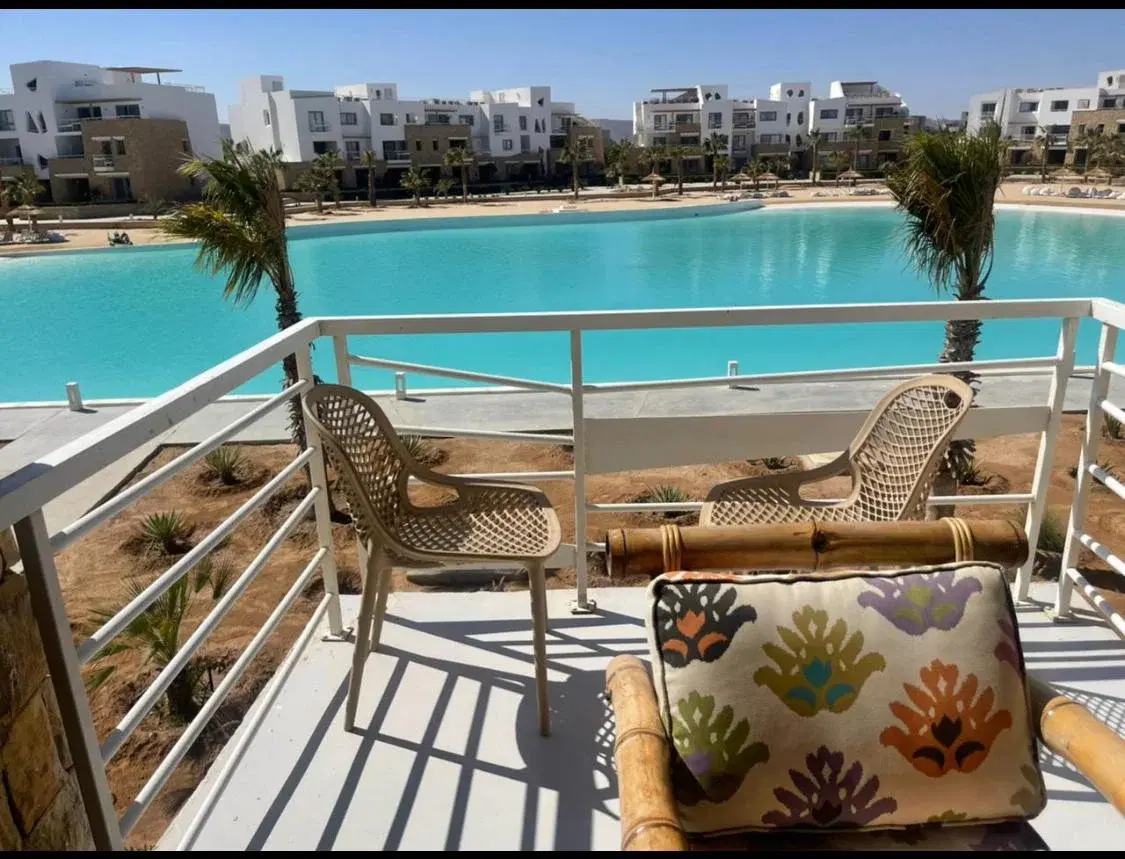 شاليه للبيع في سوان ليك الجونة مع 3 غرف نوم من شركة حسن علام