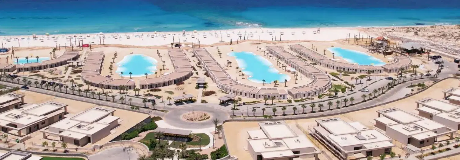 تاون هاوس للبيع في سوان ليك الساحل الشمالي من تطوير حسن علام العقارية - 4 غرف نوم في رأس الحكمة