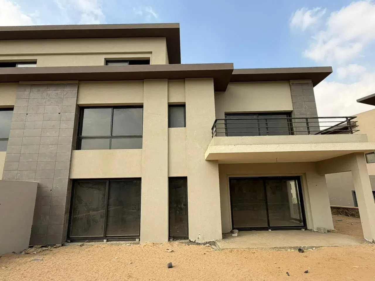 Charming Twinhouse for Sale in Swanlake Residences