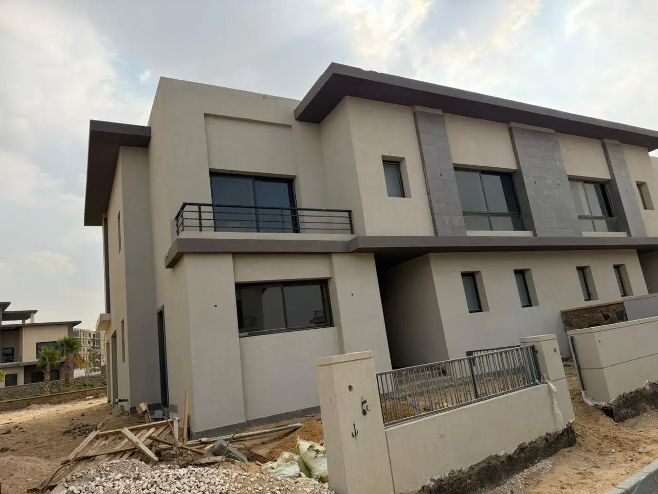 Charming Twinhouse for Sale in Swanlake Residences
