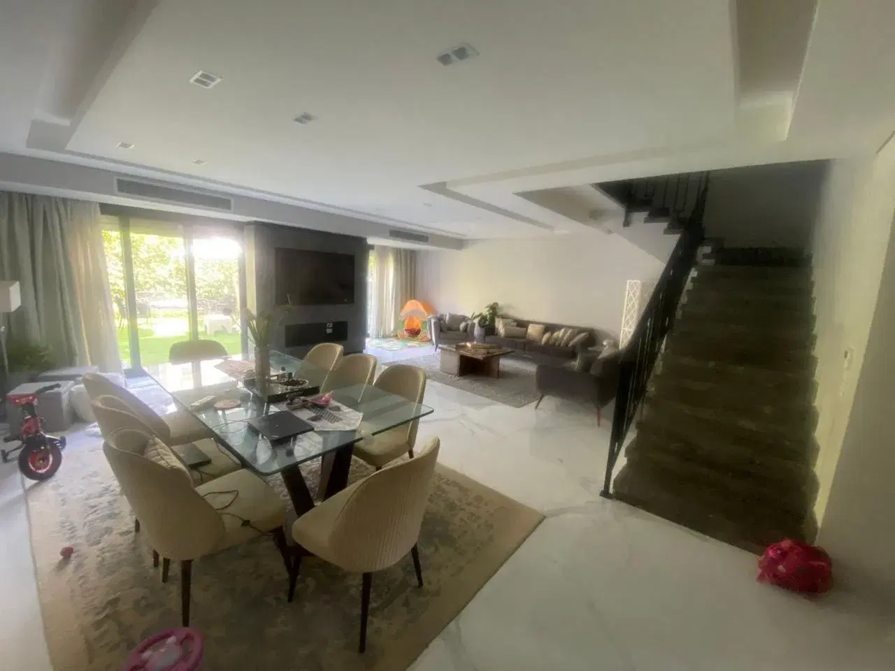 Stunning Middle Townhouse for Sale in SODIC East
