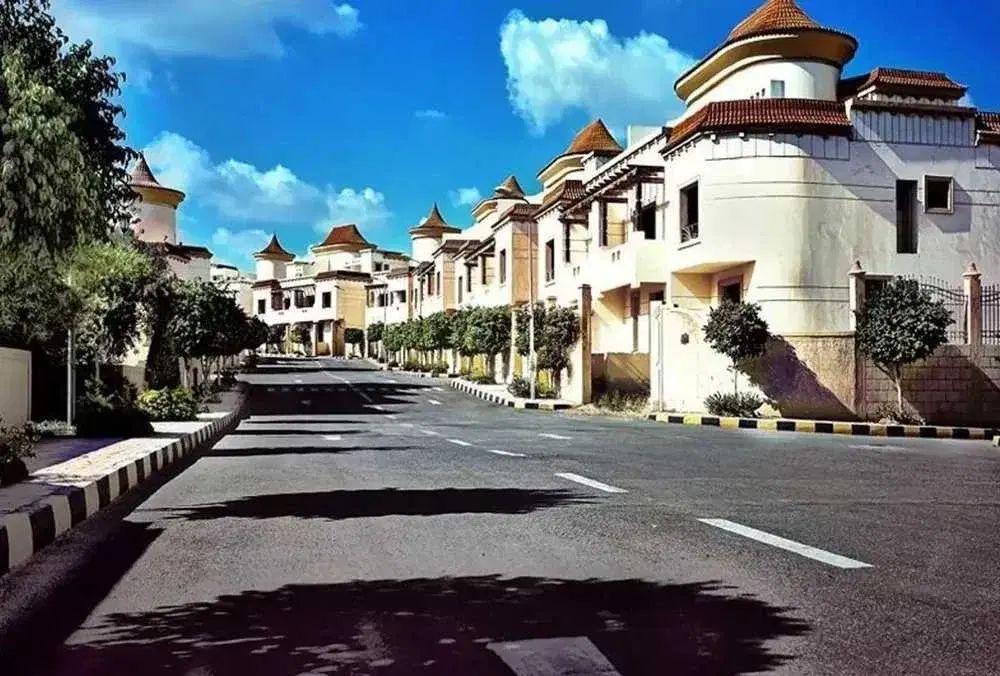 تاون هاوس للبيع في كمبوند سيتي جيت – القاهرة الجديدة