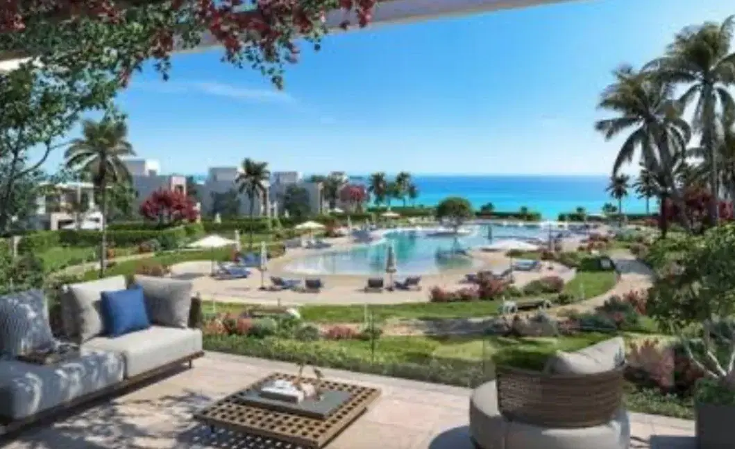 Luxurious Townhouse for Sale in Hyde Park North - Seashore