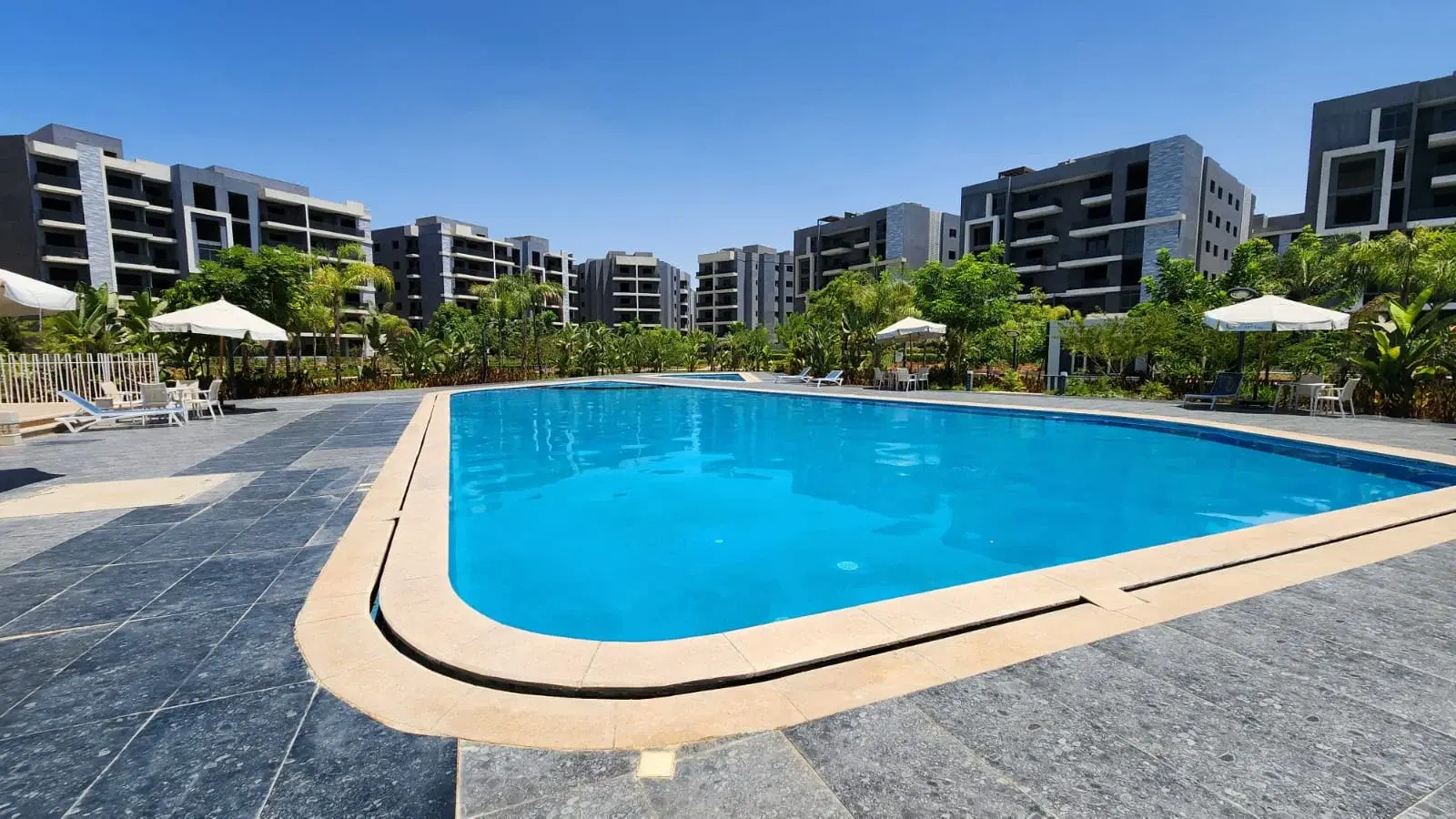 Stunning Apartment for Sale in Sun Capital