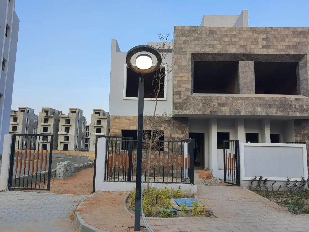 توين هاوس للبيع في صن كابيتال مع 3 غرف نوم في أكتوبر جاردنز من أرابيا هولدينج