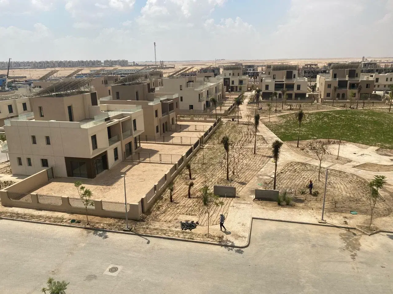 شقة مميزة للبيع في كمبوند فاي سوديك الشيخ زايد