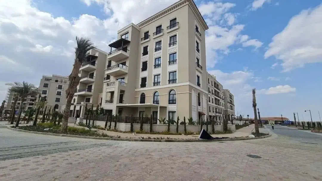 شقة فاخرة للبيع في فيلدج ويست الشيخ زايد من شركة درة العقارية