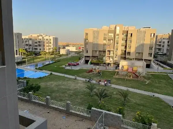 شقة فاخرة للبيع في قطامية جاردنز القاهرة الجديدة