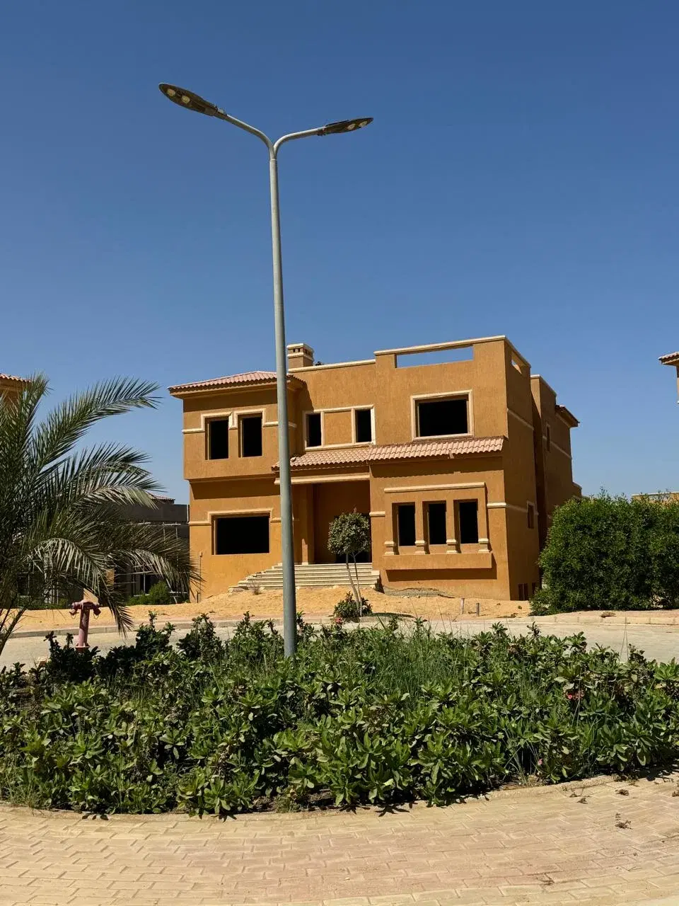 Luxurious Villa for Sale in Katameya Gardens with 5 Bedrooms in New Cairo