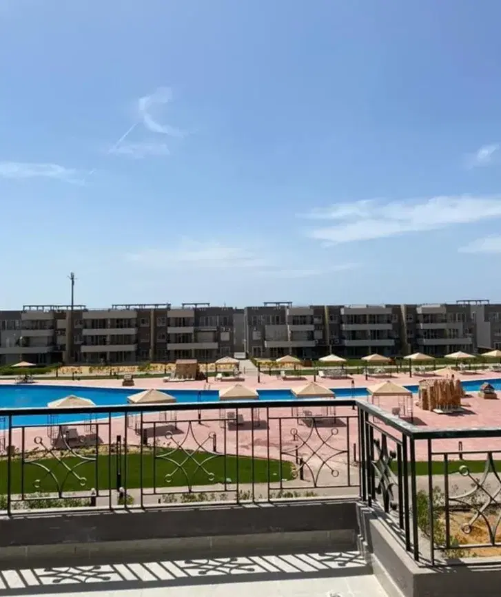 شاليه رائع مكون من 3 غرف نوم للبيع في كيب باي بلومار لاسيرينا، العين السخنة