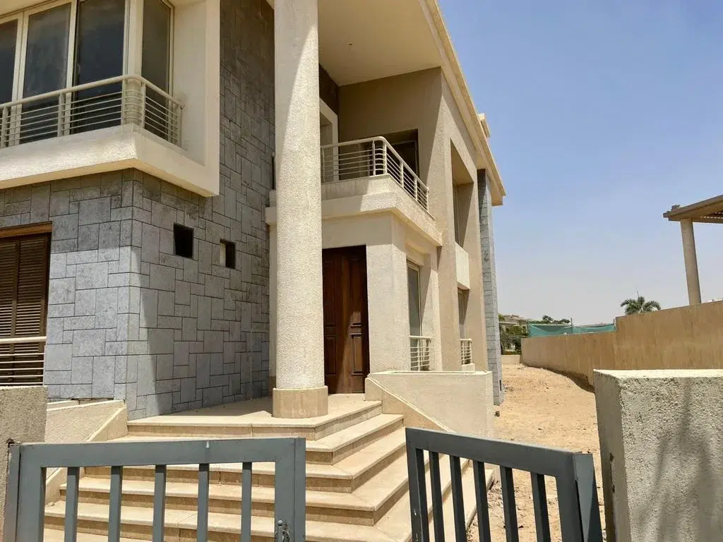 فيلا فاخرة للبيع في كايرو فيستيفال سيتي