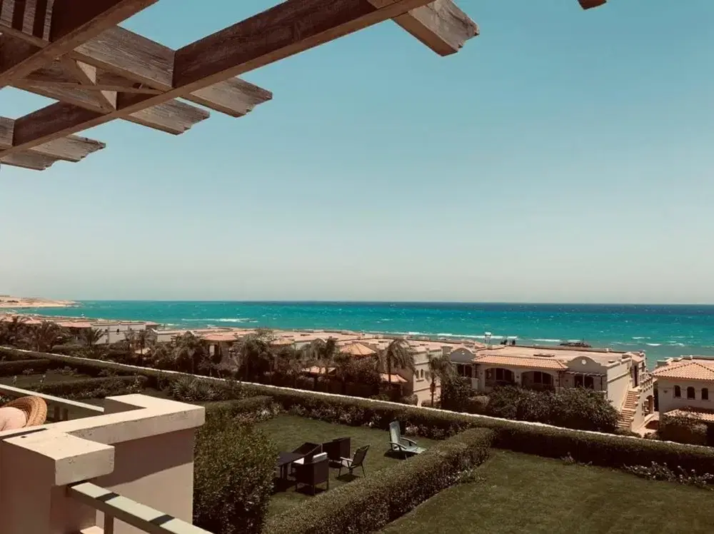 فيلا مذهلة للبيع في لافيستا 3
