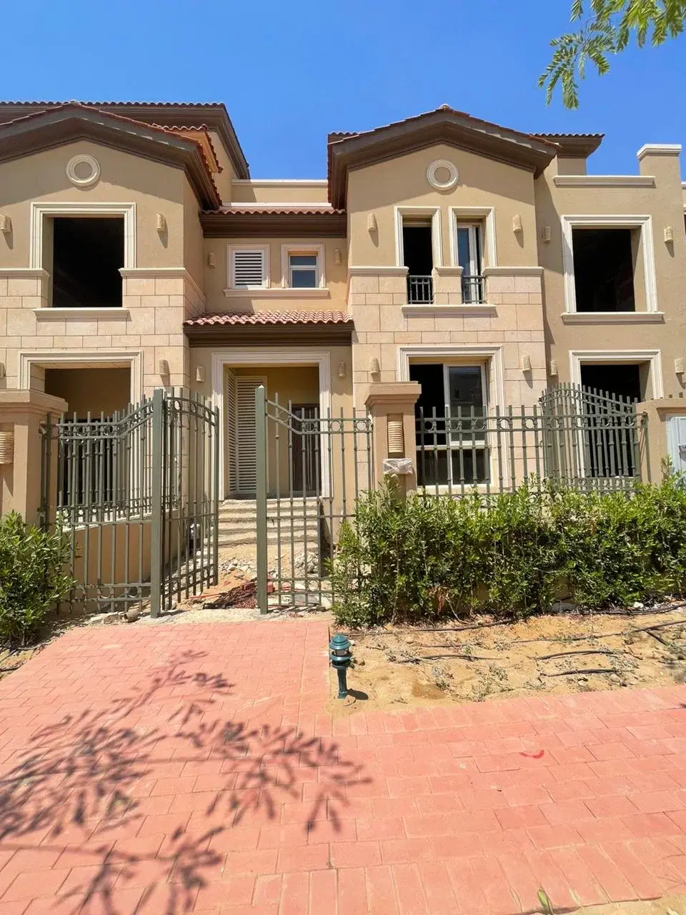 Spacious Townhouse for Sale in La Vista City