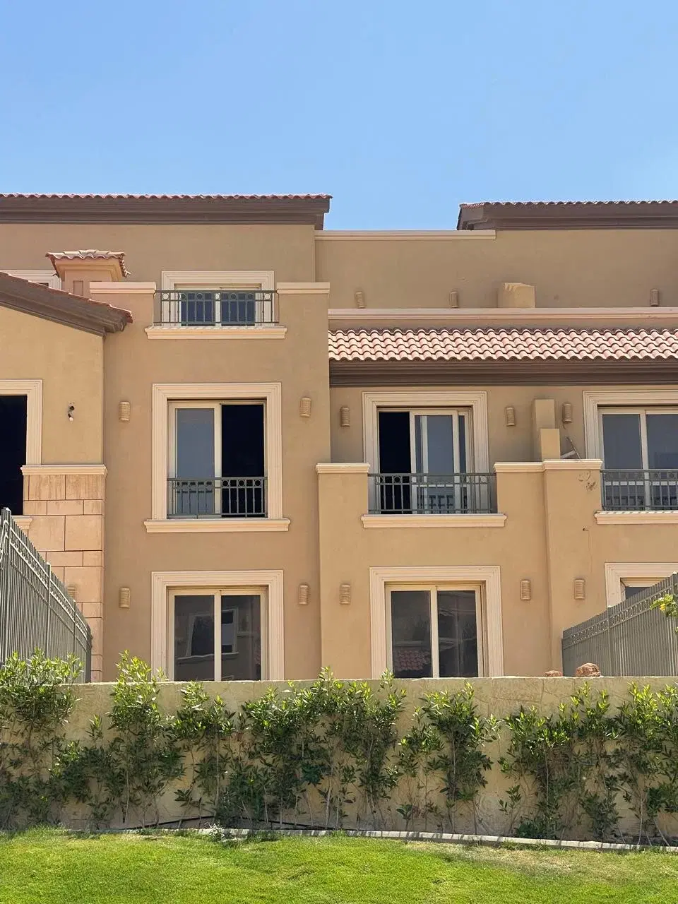 Spacious Townhouse for Sale in La Vista City