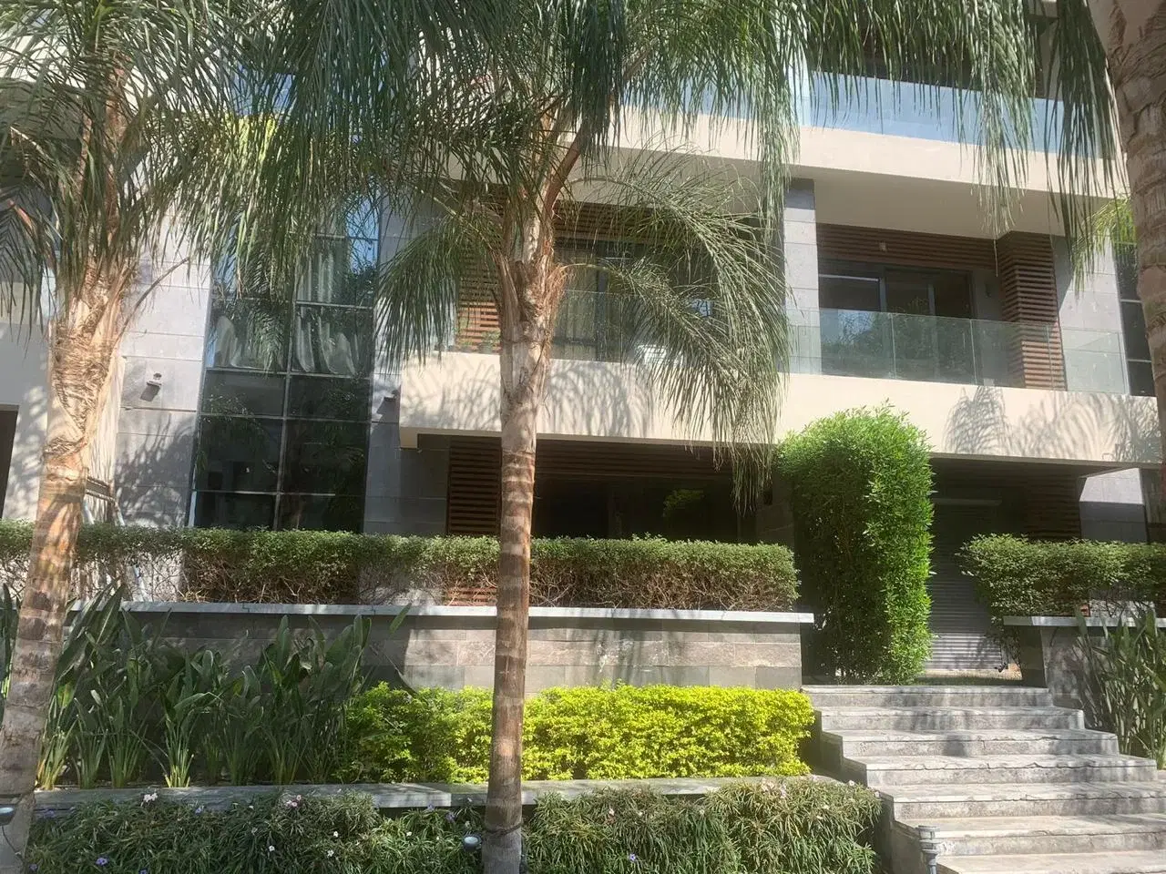 شقة أرضي 4 غرف للبيع في El Patio Casa - الشروق (لافيستا)