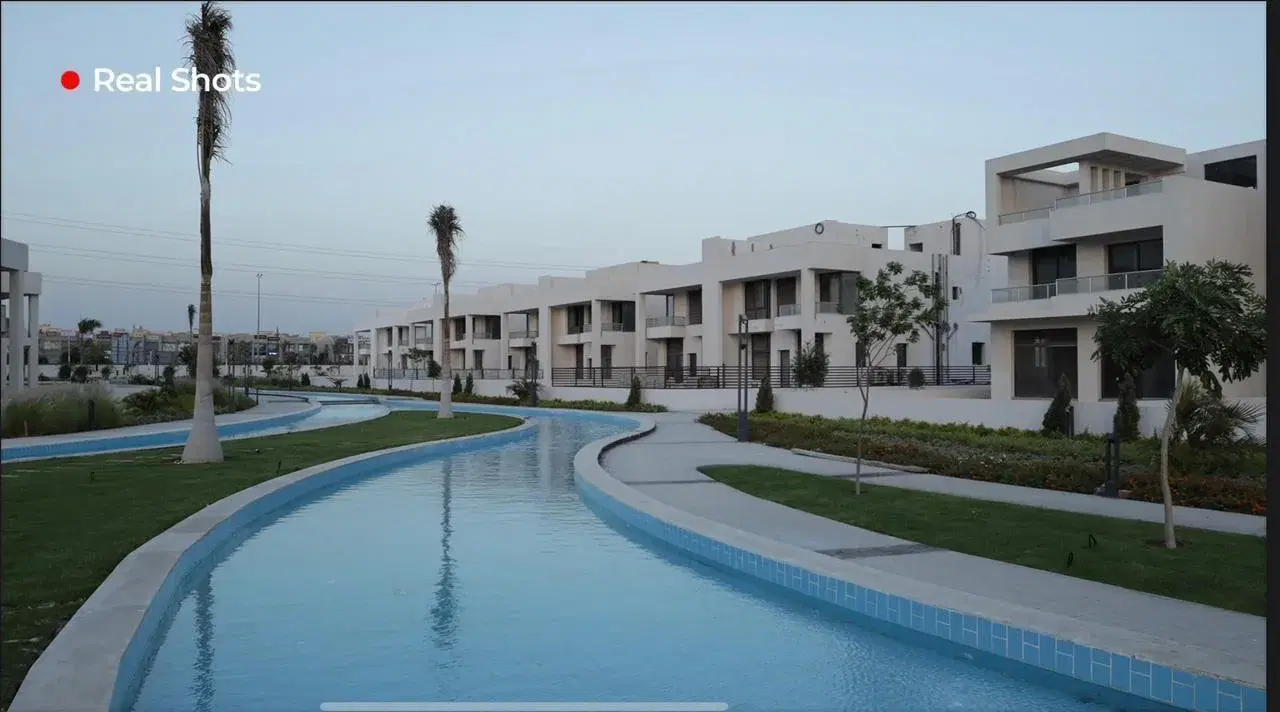 Stunning Townhouse for Sale in Lake West