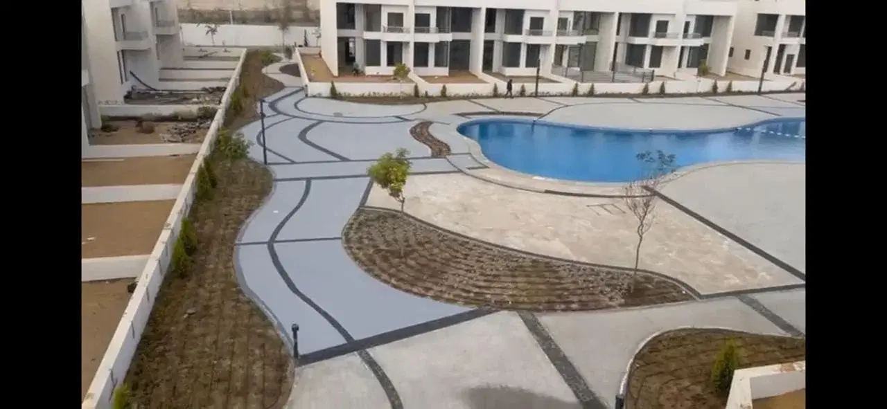 Stunning Townhouse for Sale in Lake West