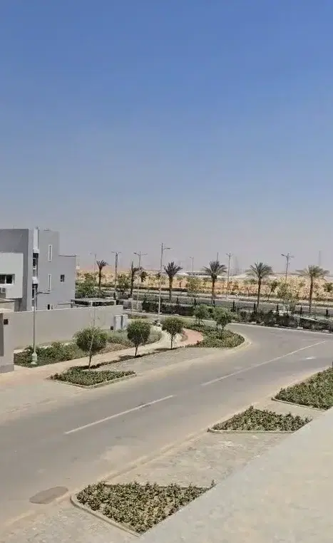 توين هاوس 3 غرف للبيع في كمبوند المقصد — روف ومسبح | العاصمة الإدارية الجديدة