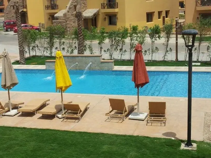 شاليه للبيع في ماونتن فيو السخنة بغرفتي نوم - العين السخنة