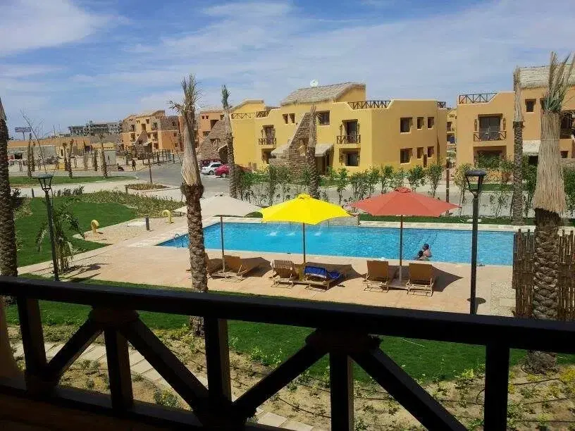 شاليه للبيع في ماونتن فيو السخنة بغرفتي نوم - العين السخنة