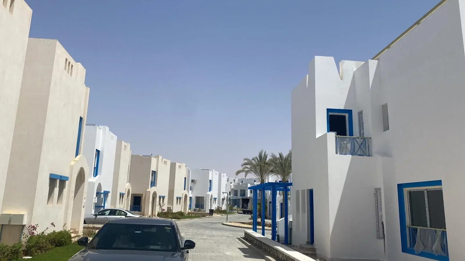 فيلا فاخرة للبيع في قرية ماونتن فيو رأس الحكمة
