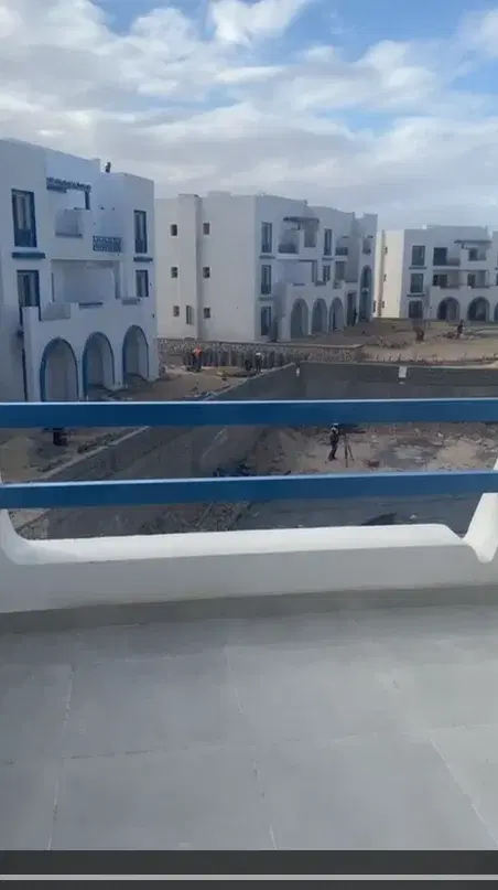 شقة بنتهاوس فاخرة للبيع في قرية ماونتن فيو رأس الحكمة